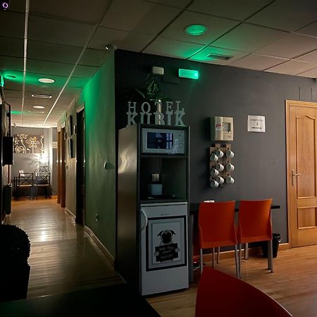Kubik Hotel Caceres Bagian luar foto
