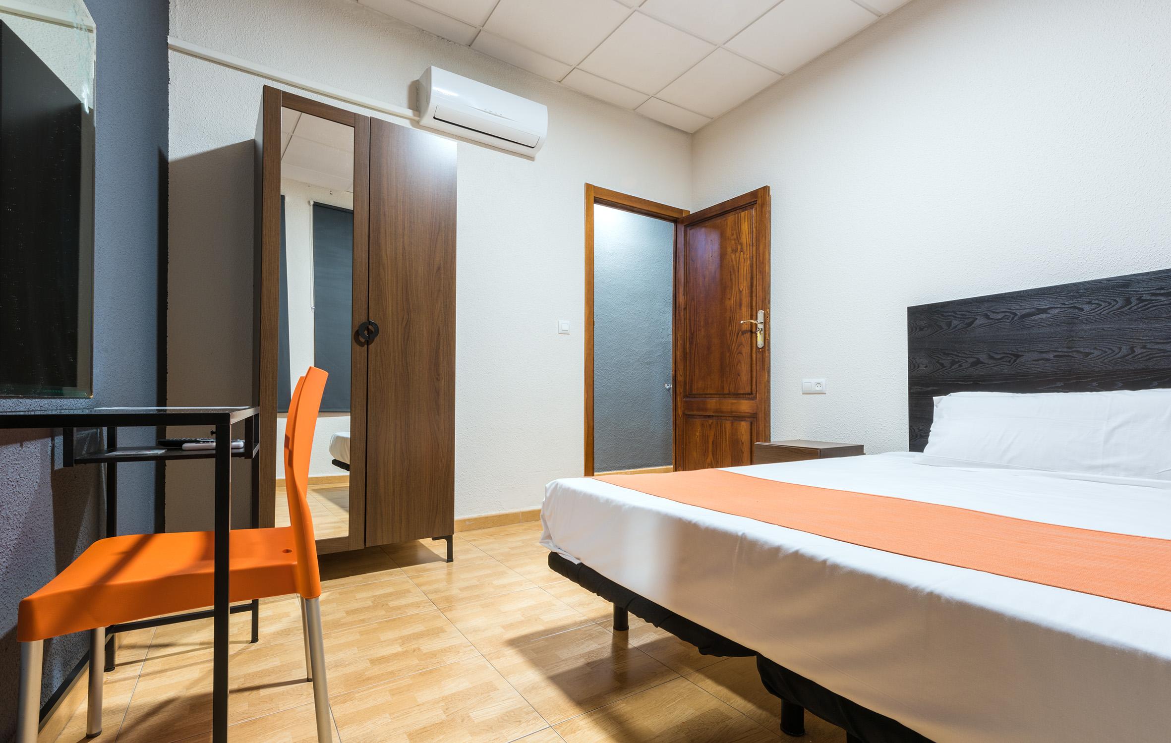 Kubik Hotel Caceres Bagian luar foto