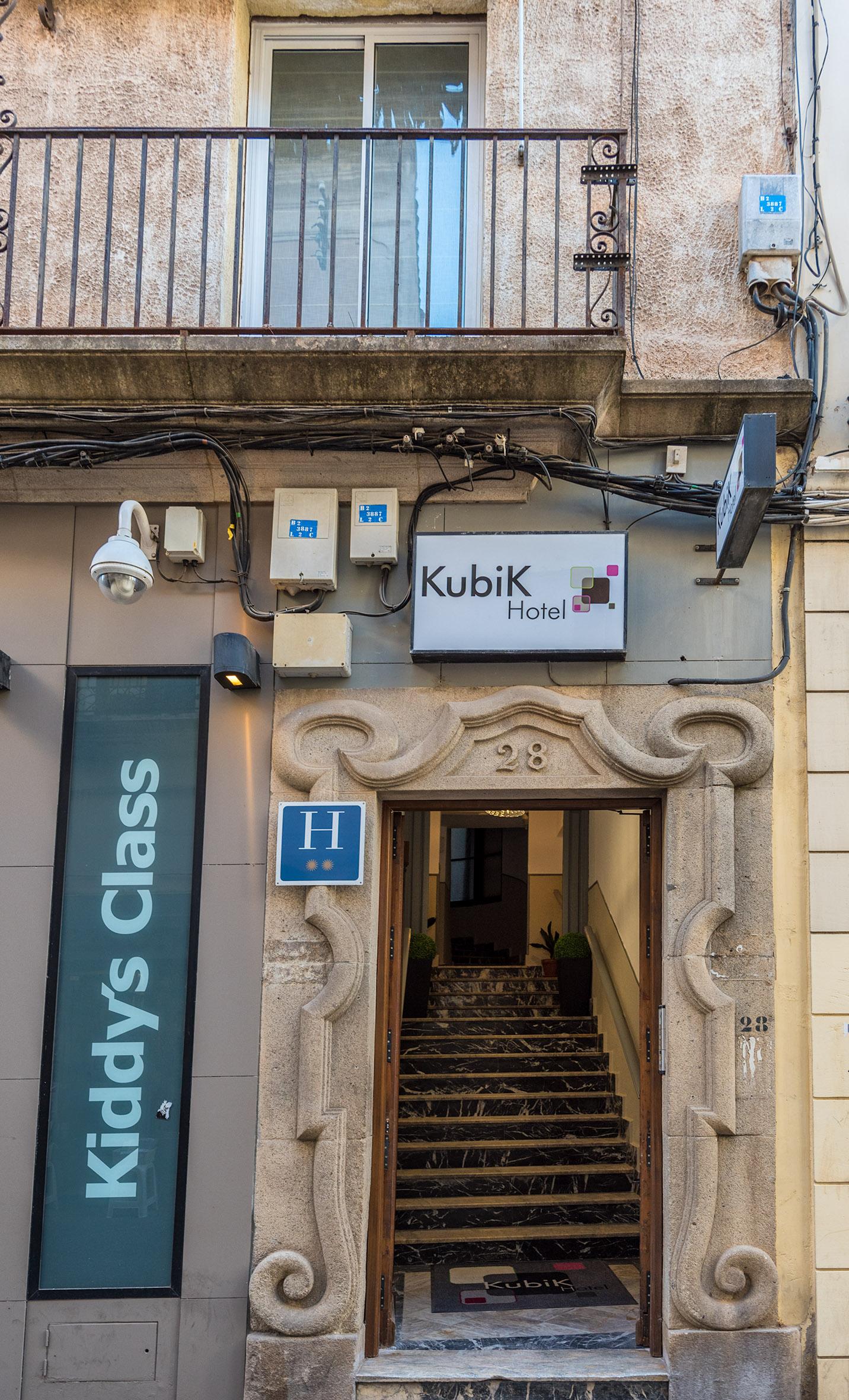 Kubik Hotel Caceres Bagian luar foto