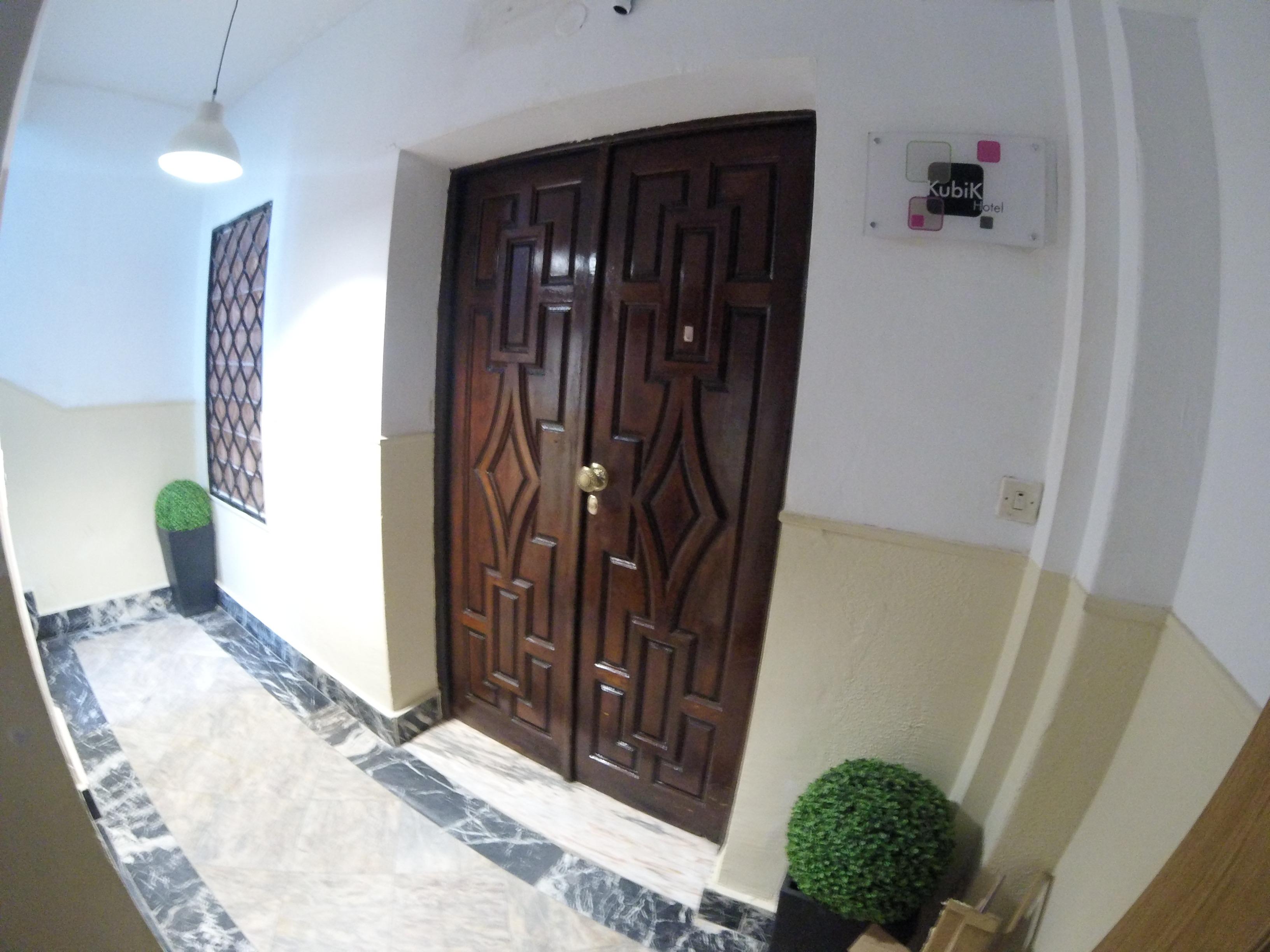 Kubik Hotel Caceres Bagian luar foto