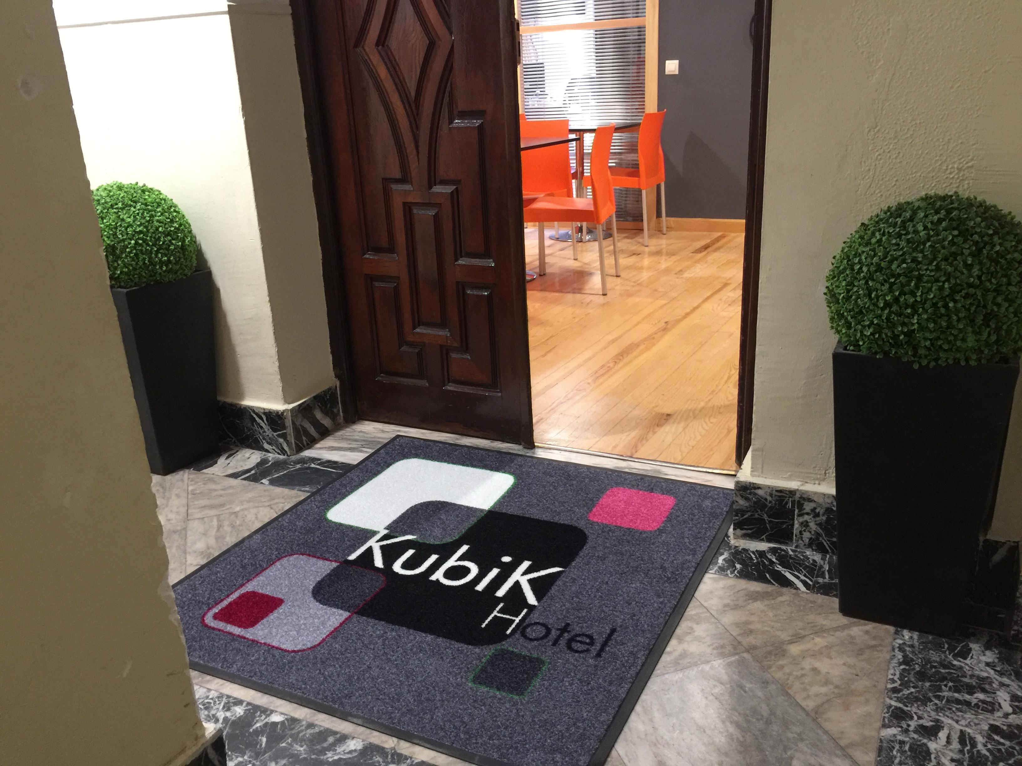 Kubik Hotel Caceres Bagian luar foto