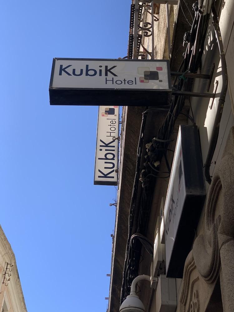 Kubik Hotel Caceres Bagian luar foto