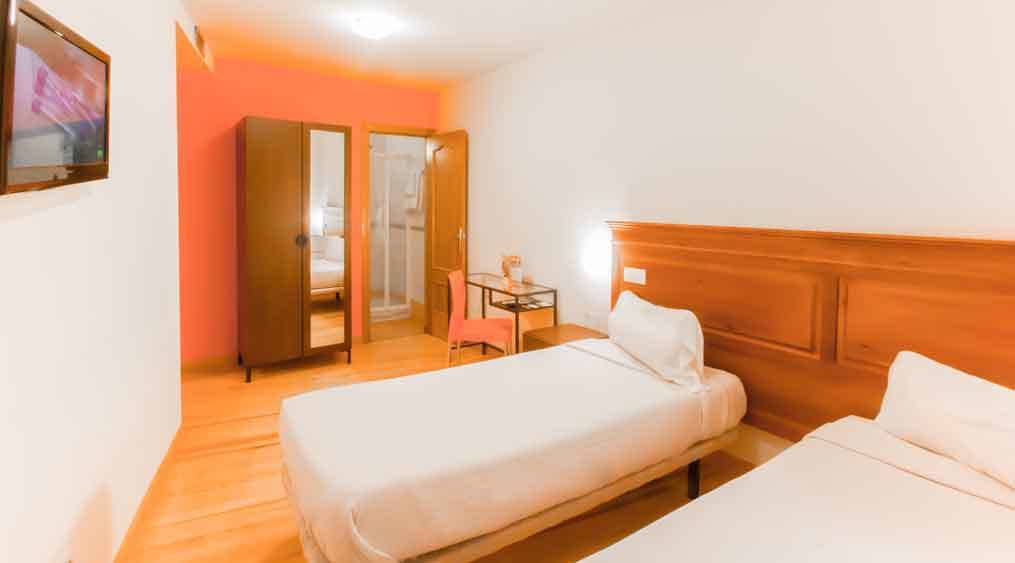 Kubik Hotel Caceres Bagian luar foto